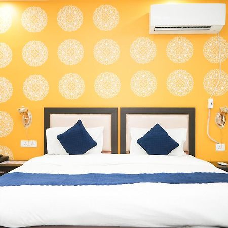 Hotel Tanvi Premium Residency Near Artemis Hospital, Gurugram Gurgaon Esterno foto