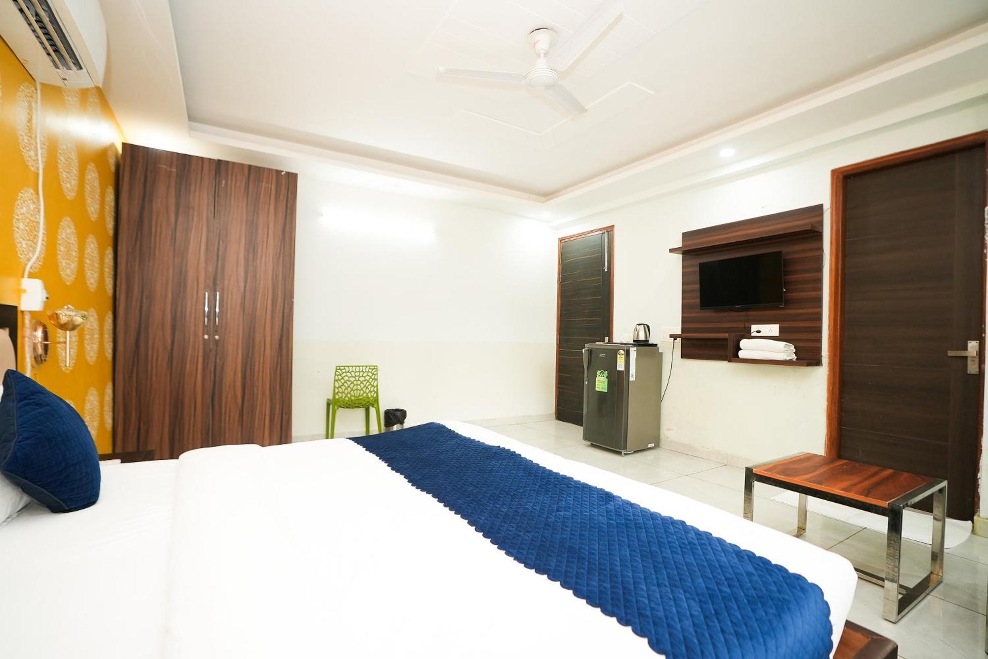 Hotel Tanvi Premium Residency Near Artemis Hospital, Gurugram Gurgaon Esterno foto