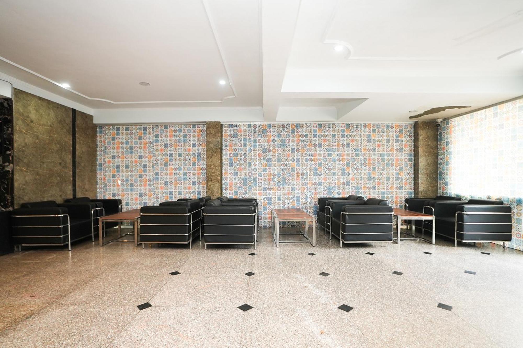 Hotel Tanvi Premium Residency Near Artemis Hospital, Gurugram Gurgaon Esterno foto