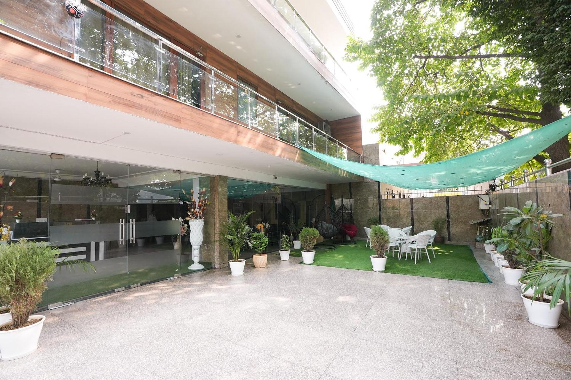 Hotel Tanvi Premium Residency Near Artemis Hospital, Gurugram Gurgaon Esterno foto