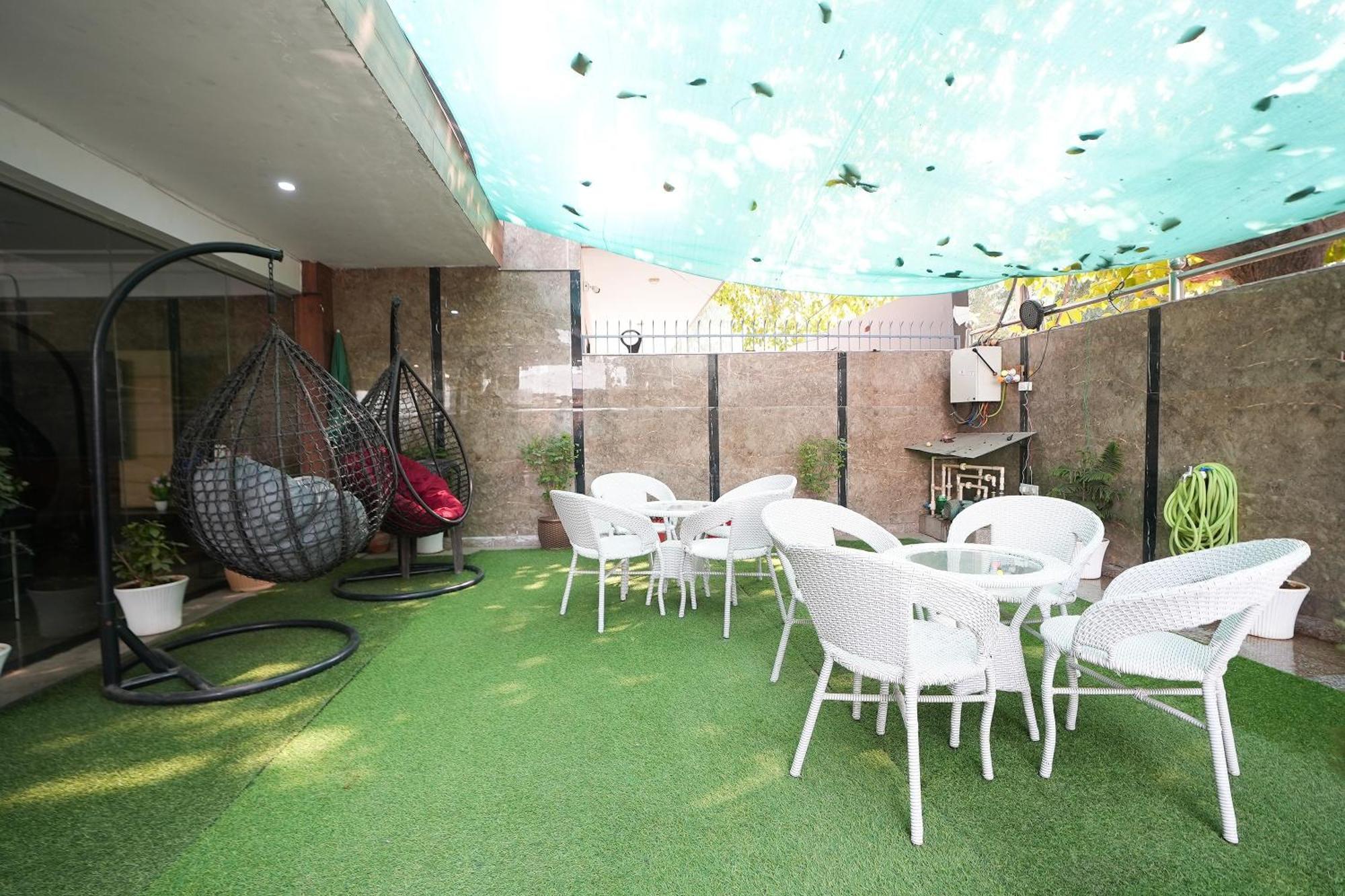 Hotel Tanvi Premium Residency Near Artemis Hospital, Gurugram Gurgaon Esterno foto