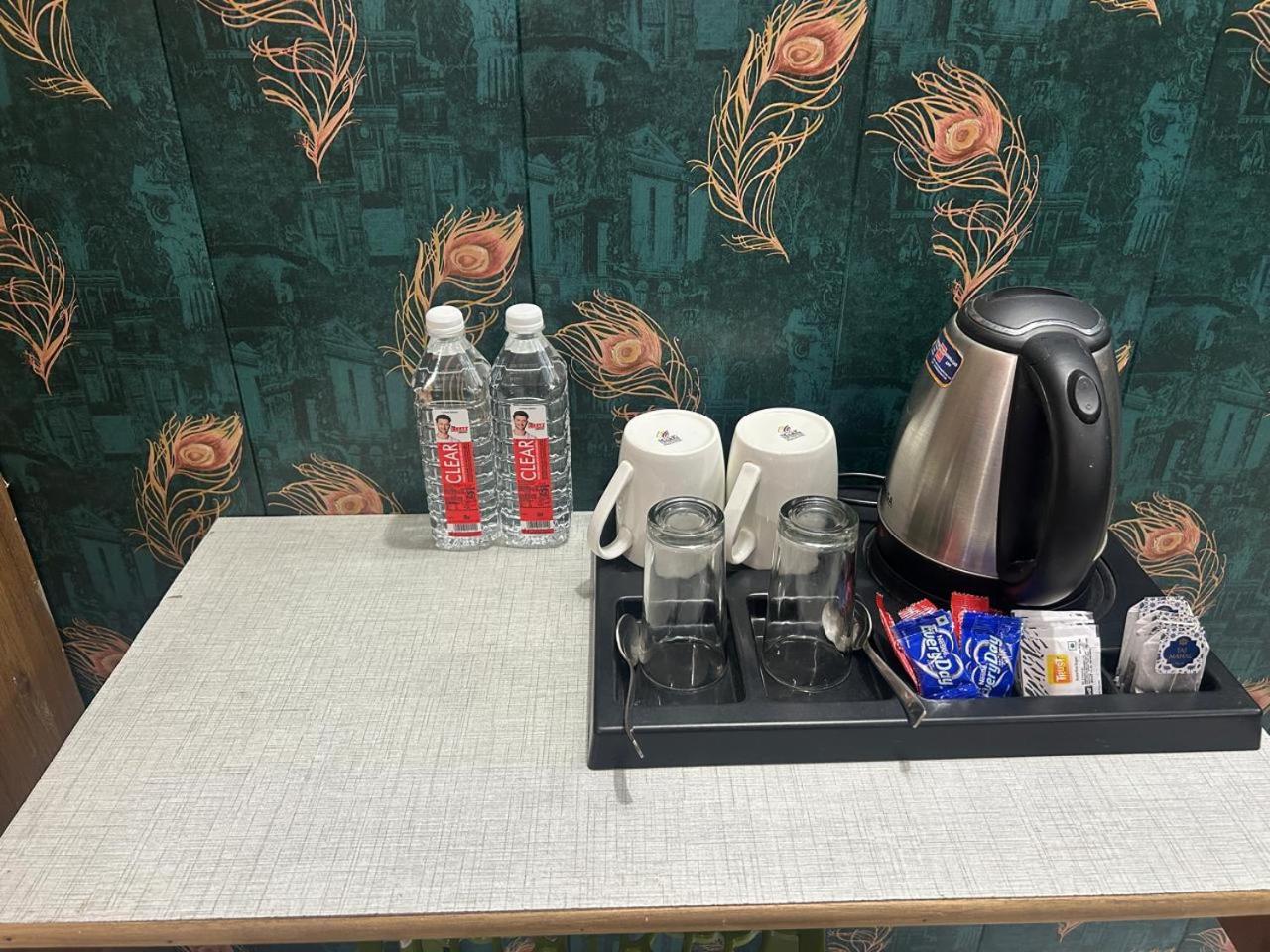 Hotel Tanvi Premium Residency Near Artemis Hospital, Gurugram Gurgaon Esterno foto